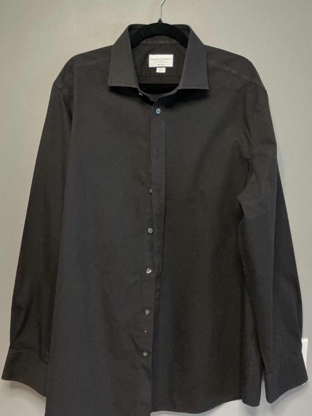 Charles Tyrwhitt Men's Black Long-Sleeve Dress Shirt - Slim Fit